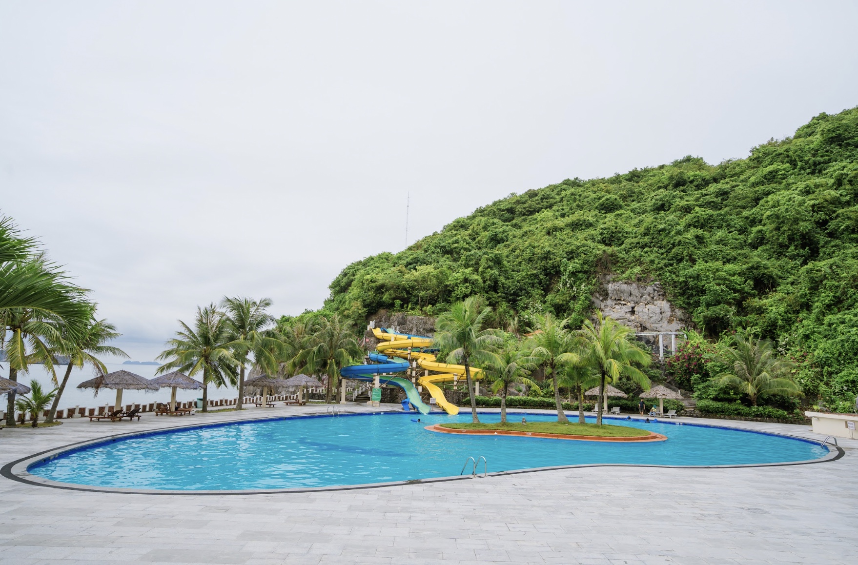 Cát Bà Island Resort & Spa 
